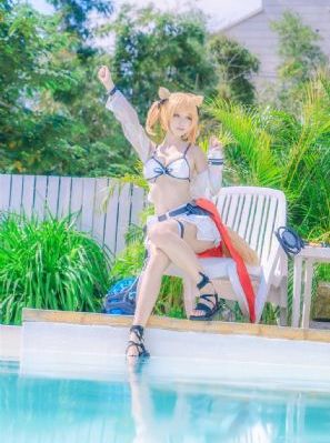 岳彩晶